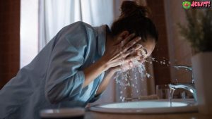 Cuci Muka Pakai Air Garam Ungkap 5 Rahasia Kulit Bersih dan Sehat