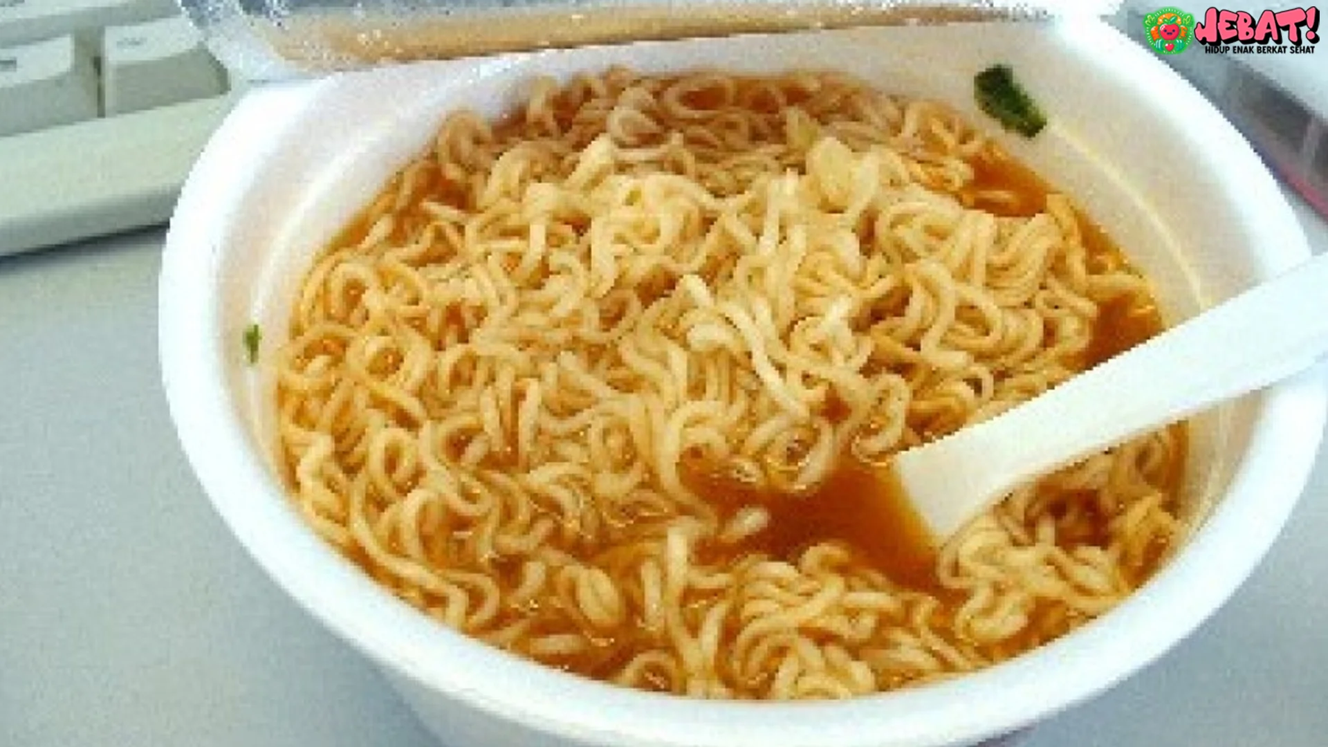 Suka Mi Instan Setengah Matang? 5 Reaksi Tubuh Ini Harus Diwaspadai