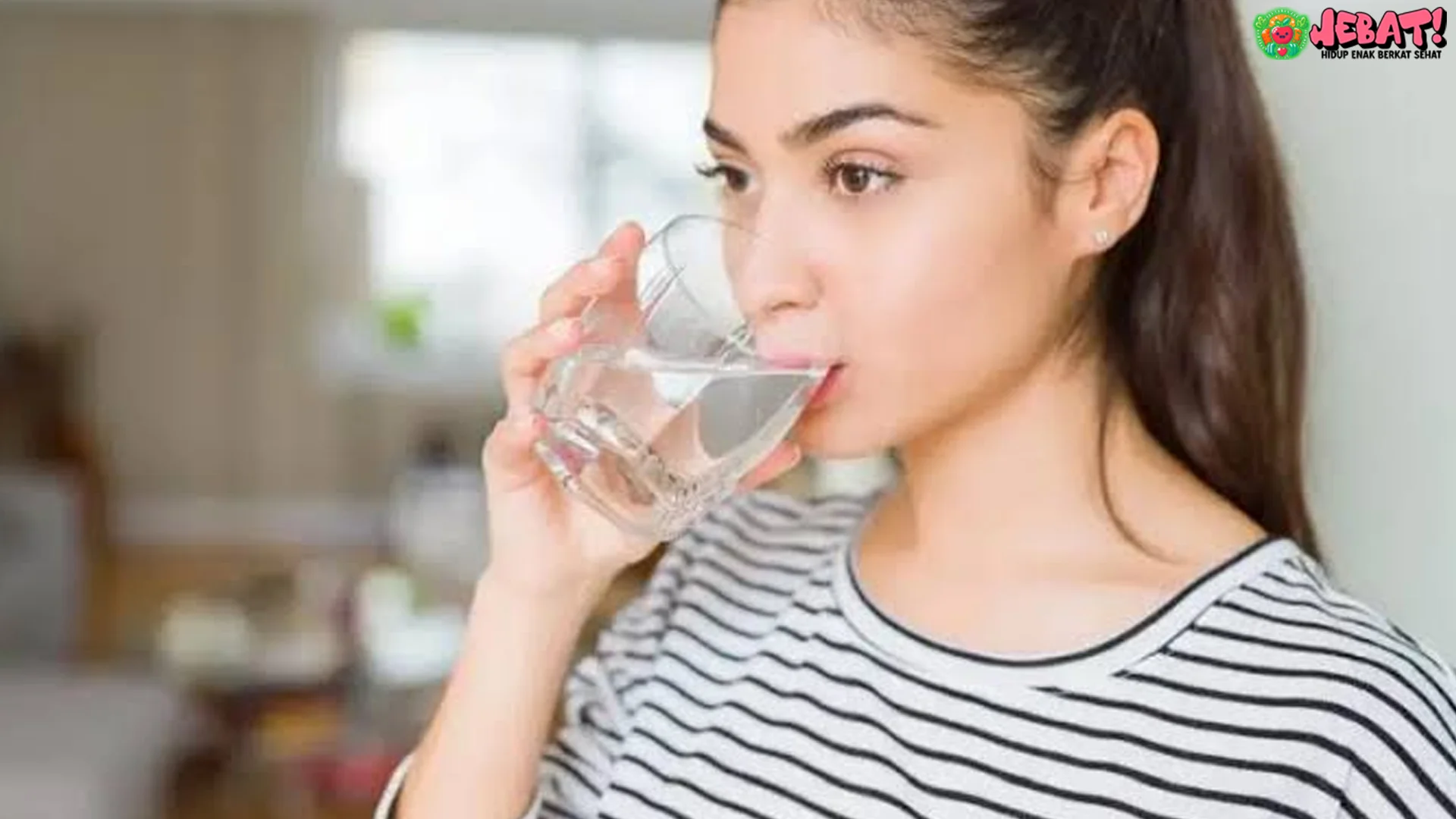 Telat Bangun Sahur Hanya Minum Air Putih? Ini 5 Fakta Pentingnya